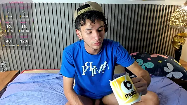 JDWhite18 élő XXX-chatje