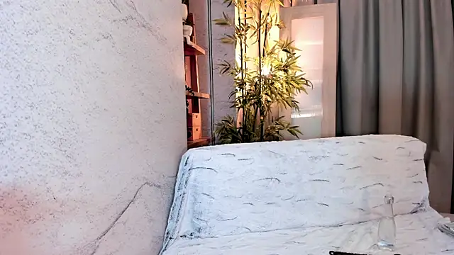 Chat +18 de IsabelaStefano ao vivo