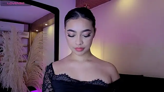 Chloe_monroee 现场XXX聊天