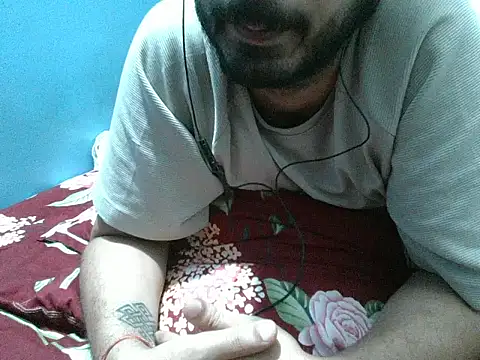 Precumboner élő XXX-chatje