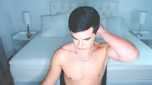 mr_hunterx Show in webcam