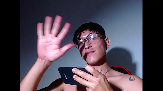 rowanbign Live XXX chat