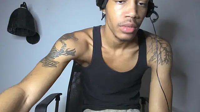 BlackBullTitus 라이브 XXX 채팅
