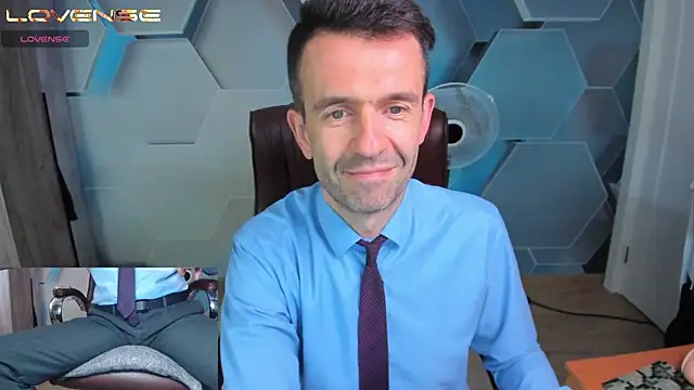 XXX chat uživo modela SteveTiger