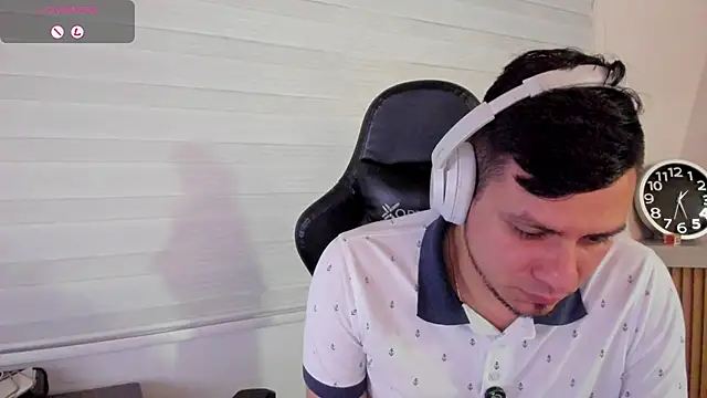 XXX chat uživo modela Rick_Adams