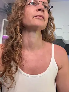 AnnikaRose Adlı Modelin Canlı XXX Sohbeti