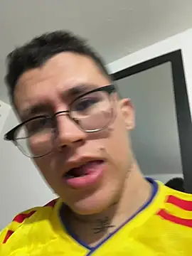 Kurtxxx22 Webcam-Show