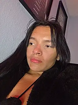 _shantal_smith Adlı Modelin Canlı XXX Sohbeti