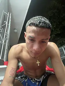 Czat XXX na żywo – friends_lust_latin
