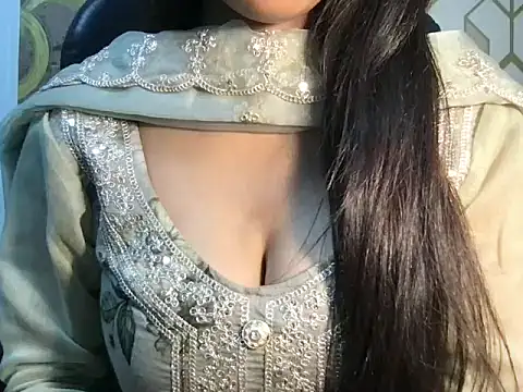Sizzling_Maya's Live XXX Chat