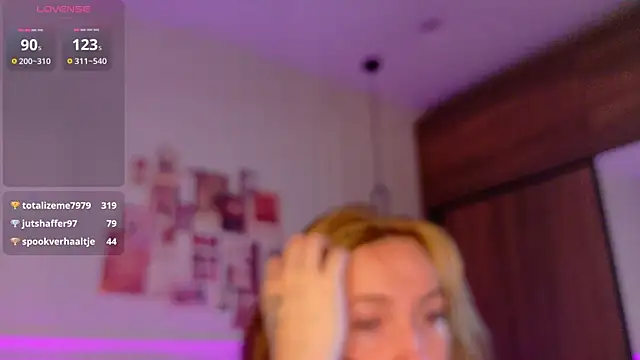 LunaXBaddie 现场XXX聊天