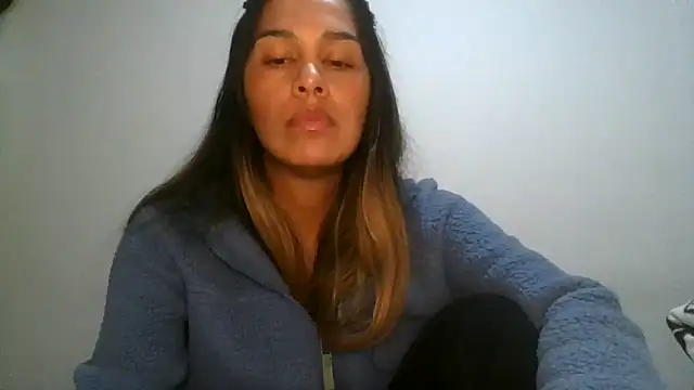 Juanabrunette7's Live XXX Chat