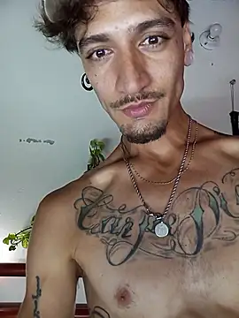 Thiago_Monteiro 即時 XXX 聊天