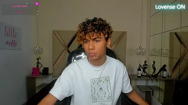 Anyelo_Twink's Live XXX Chat