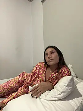JulsParis Live XXX Chat