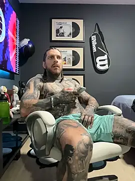 ThomasHells Chat XXX in diretta