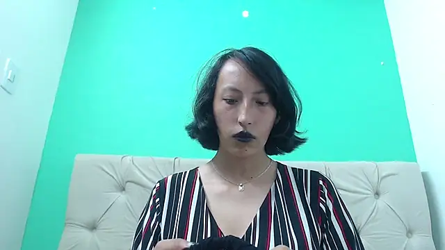 amoremerchmar Adlı Modelin Canlı XXX Sohbeti