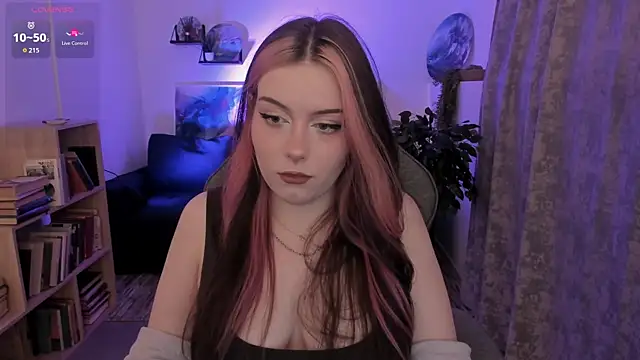 CoraMiel Adlı Modelin Canlı XXX Sohbeti