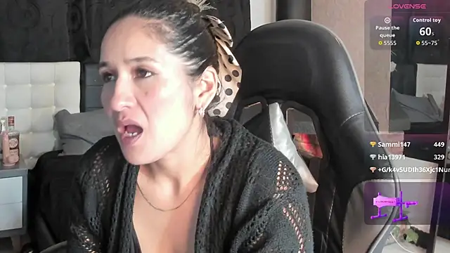 Vicky_Angeel élő XXX-chatje