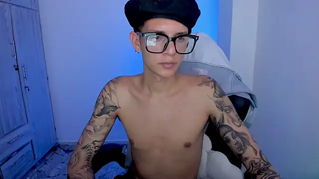 Chat +18 de tylerrnova ao vivo