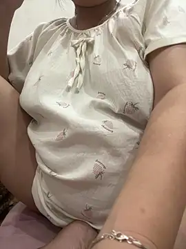Mira-23's Live XXX Chat