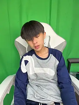 DD-101's Live XXX Chat