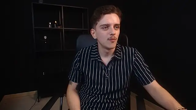 FelixStarkk Adlı Modelin Canlı XXX Sohbeti