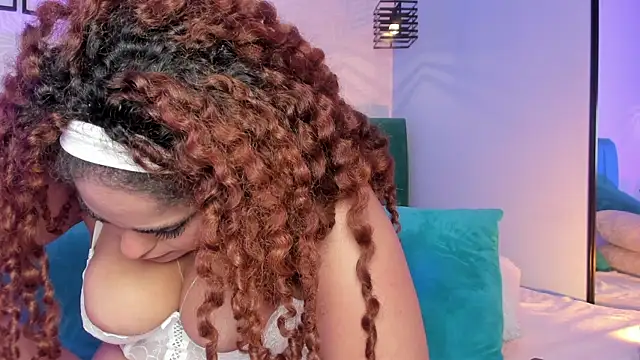 ninna_curlyのライブXXXチャット