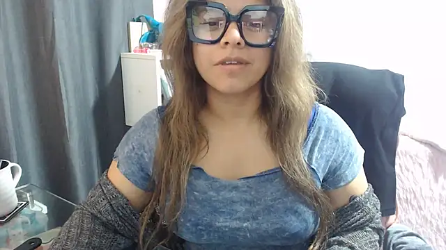 XXX chat uživo modela KatteAngelLat