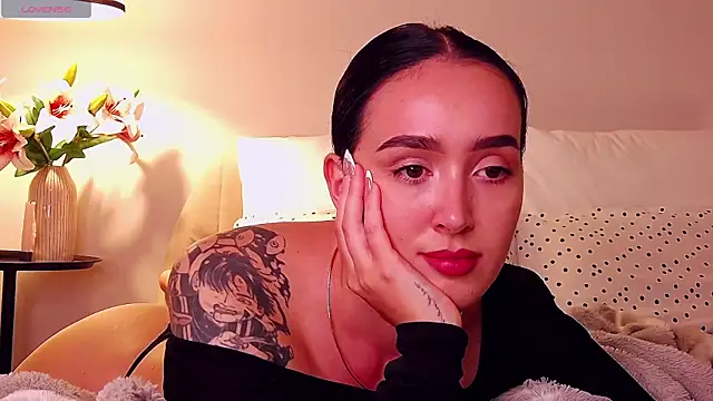 KimKhallifa – Naživo XXX chat