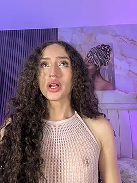 pinky_peach Adlı Modelin Canlı XXX Sohbeti