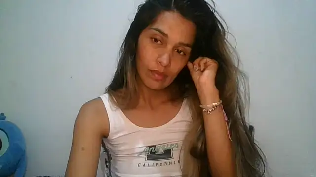 צ'אט XXX בשידור חי של Juanabrunette7