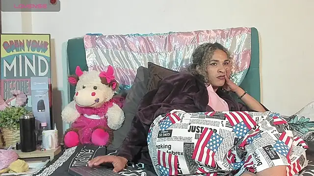 StefanyMiler Chat XXX live