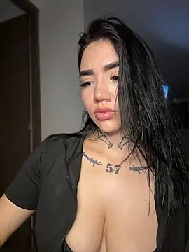 Chatroom XXX en direct de Nickiiiii