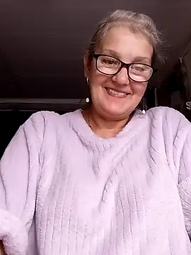 Chat +18 de irinamaux ao vivo