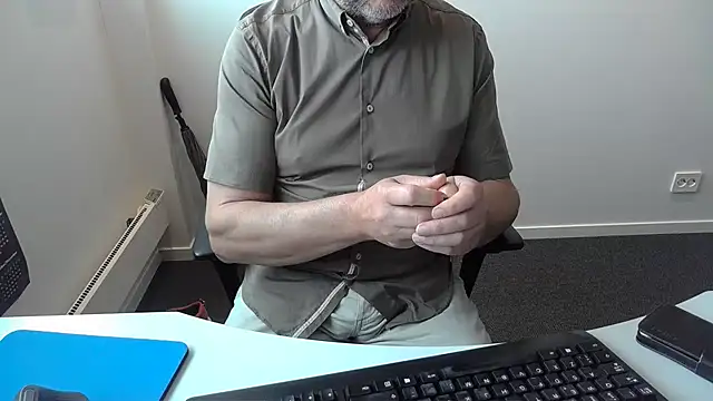 Buggemann Live XXX Chat