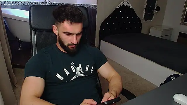 צ'אט XXX בשידור חי של MicahLane