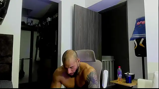 Andrew_Johnnson's Live XXX Chat