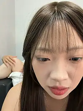 YY-1-1-1's Live XXX Chat