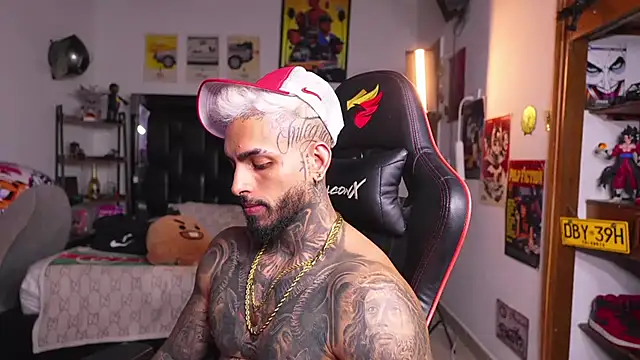 logan_hugh8 Chat XXX live
