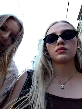 caressyourself's Live XXX Chat