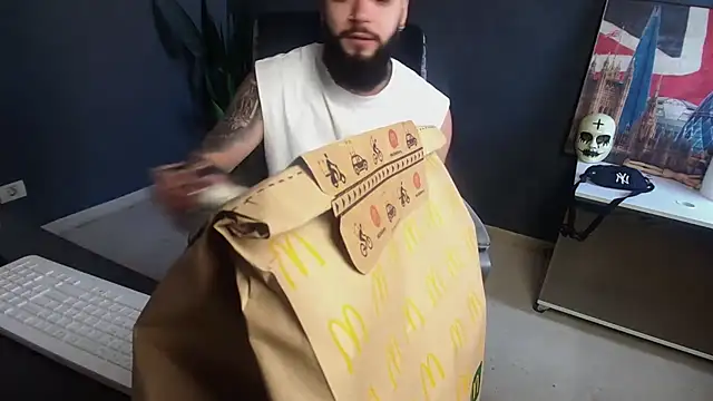 XXX chat uživo modela OscarWillss