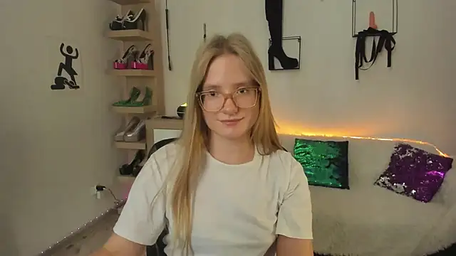 צ'אט XXX בשידור חי של NancyHottie