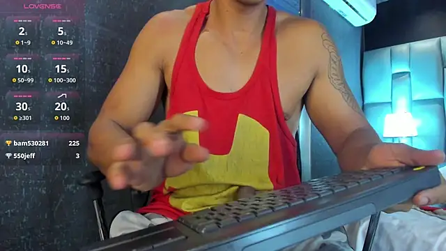 LycanMushu's Webcam Show