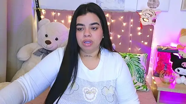 Chat XXX en directo de MiahJoness