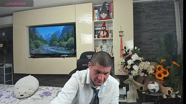 SpartacusDaddy48 Adlı Modelin Canlı XXX Sohbeti