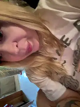 Chat XXX en directo de IMHORNYWET