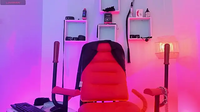 Maximoking26's Live XXX Chat