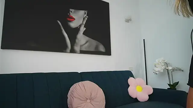 izzy_belle Adlı Modelin Canlı XXX Sohbeti