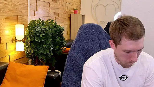 XXX chat uživo modela EthanPinkman